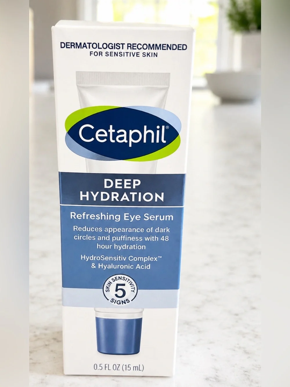 Deep Hydration Refreshing Eye Serum – Blue